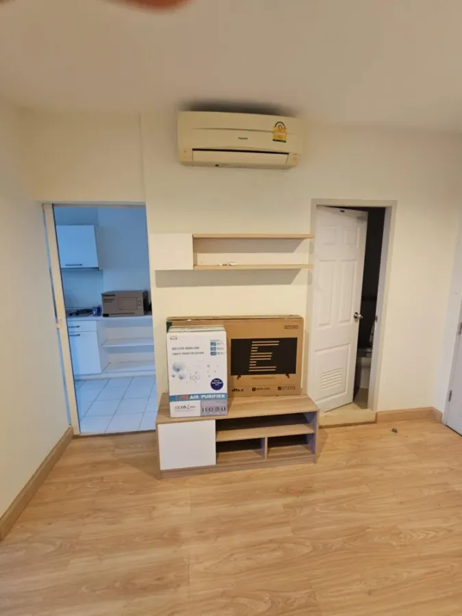 For rent: Life @ Ratchada-Sutthisan, 22nd floor, very high, beautiful city view, decorated in a minimalist style. If you're late, you'll miss out.