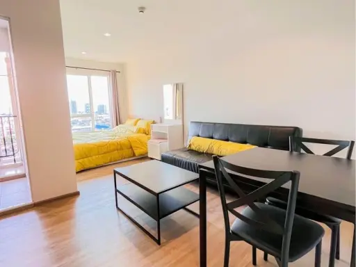 For rent: Regent Home Bang Son Phase 2, open view, simply decorated, with matching furniture. Reserve now.