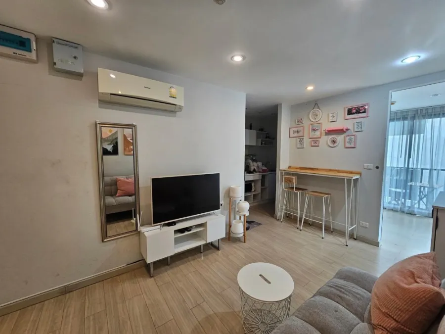 For sale, for rent, The Paint Palette Ngamwongwan, spacious room. Great usable space Hurry and reserve now.