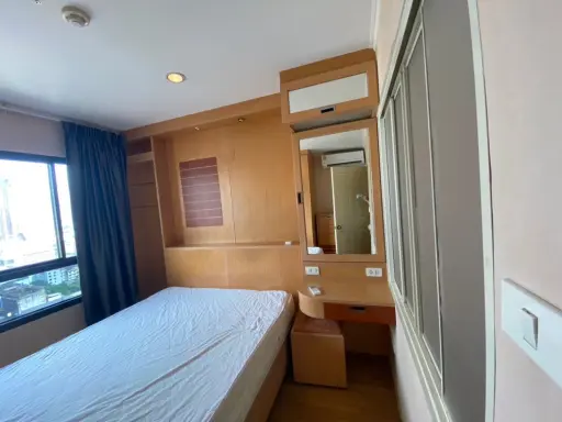 For rent, Lumpini Place Phahol-Saphankwai, 20th floor, fully furnished and electrical appliances. You can reserve first. You can stay first.