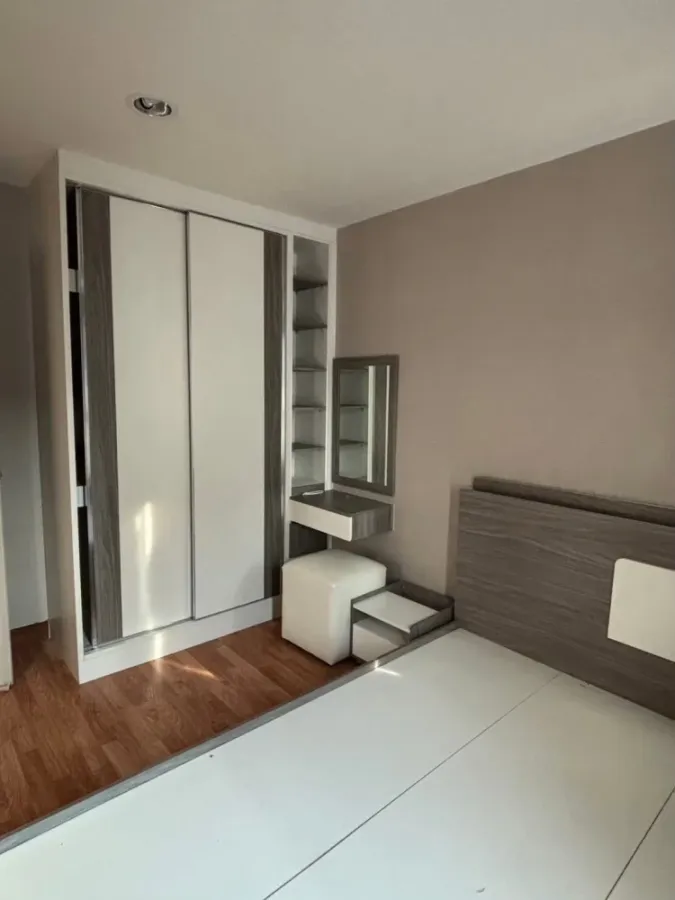 For sale or rent: Sucharee Life Laksi-Chaengwattana, corner unit, quiet, great location, complete amenities. Book now!