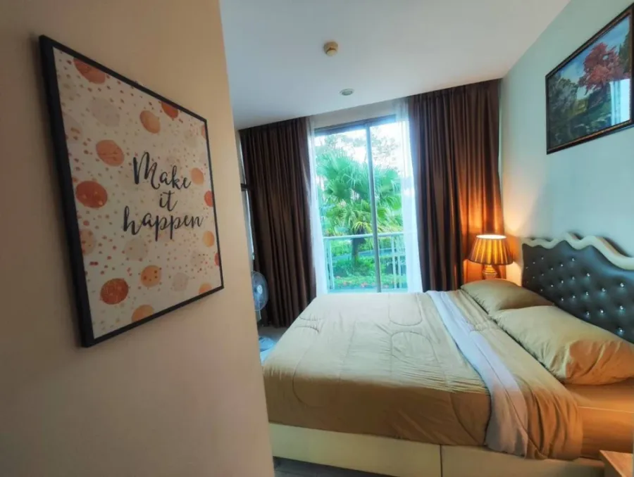 For sale or rent: The Riviera Wong Amat Beach, 4th floor, swimming pool view, fully furnished, ready to move in, reserve now, urgently.