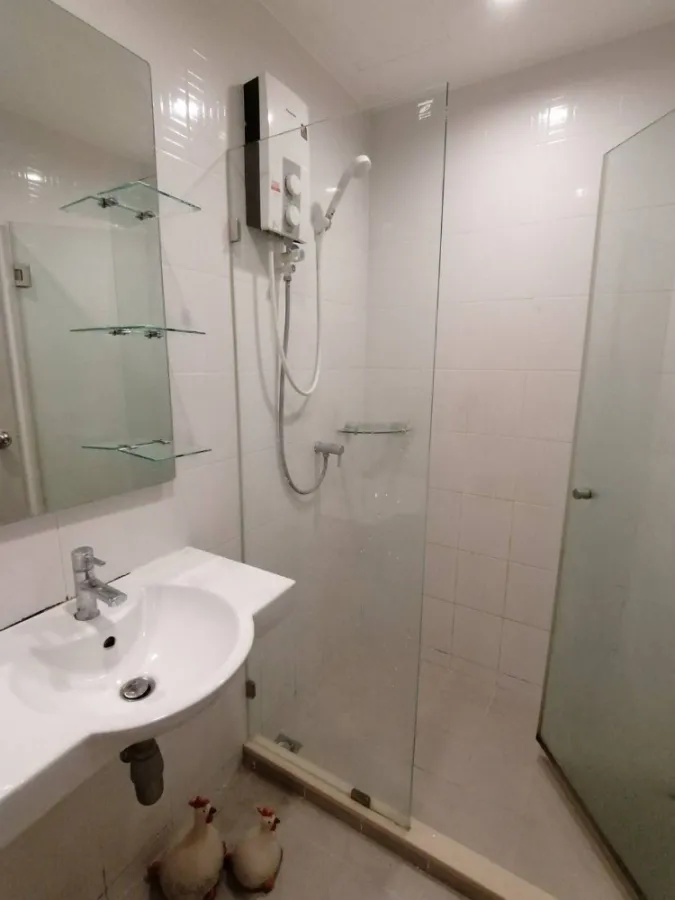 For rent Ideo Sathorn-Tha Phra, very beautiful room, well furnished, high floor, unblocked view Privacy, book now