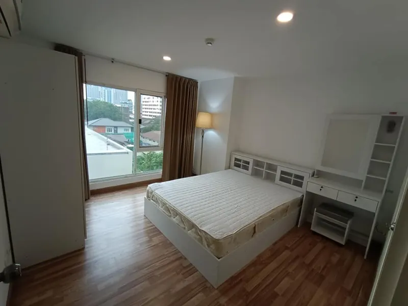 ขาย คอนโด ​Regent​ Home 9​ สุขุมวิท ​64 ห้องกว้างมาก เฟอร์ครบ มาแต่ตัวเข้าอยู่ได้เลย