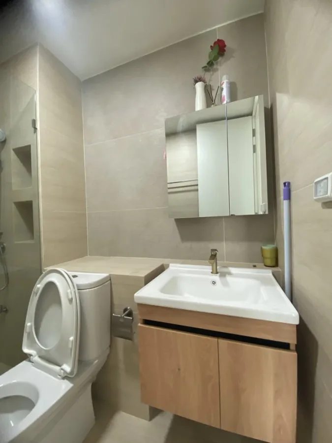 For rent: Parkland Taksin - Tha Phra, 24th floor unit with excellent ventilation. Fully furnished with complete functionality. Book now!