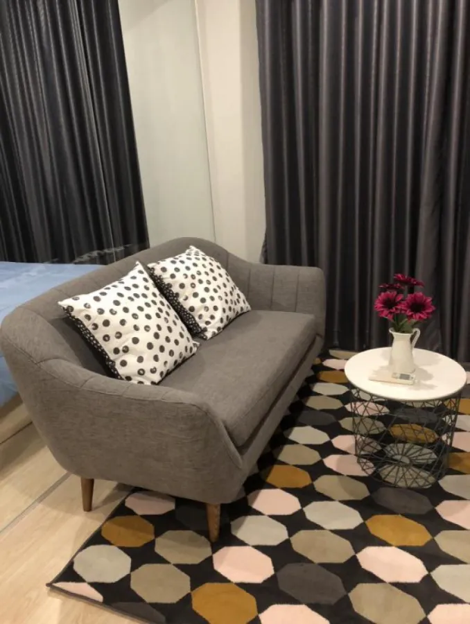 For rent, Noble Revolve Ratchada, very beautiful room, well furnished, high floor, unblocked view, you can move in with your luggage.