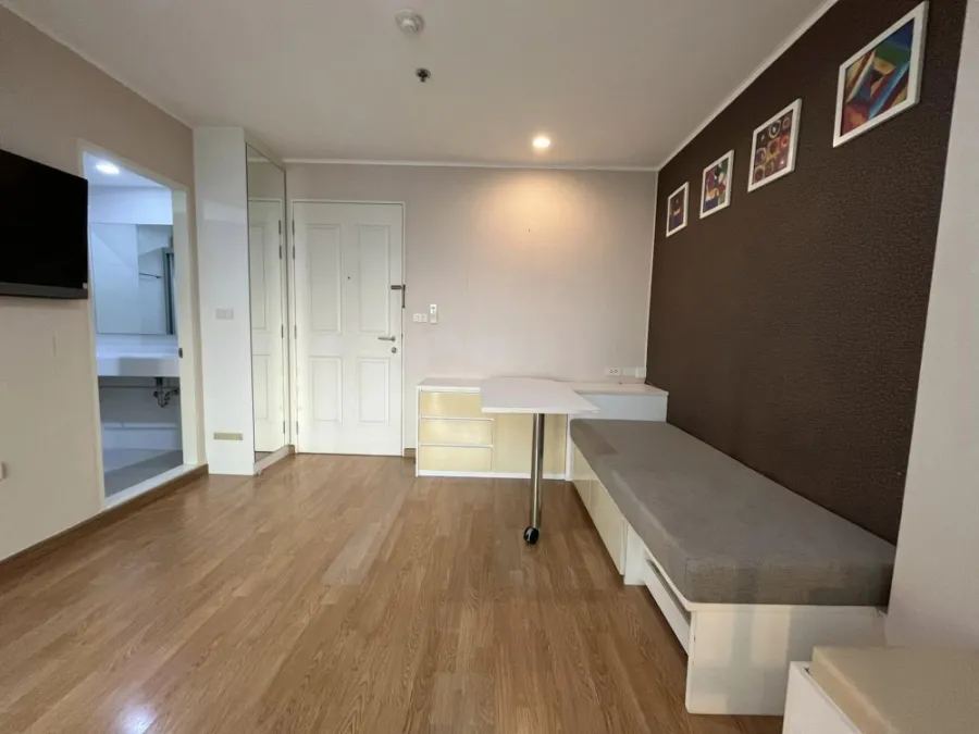 For sale, for rent, U Delight @ Chatuchak Station, 11th floor, swimming pool view. Nicely decorated room Hurry and reserve before you miss out.