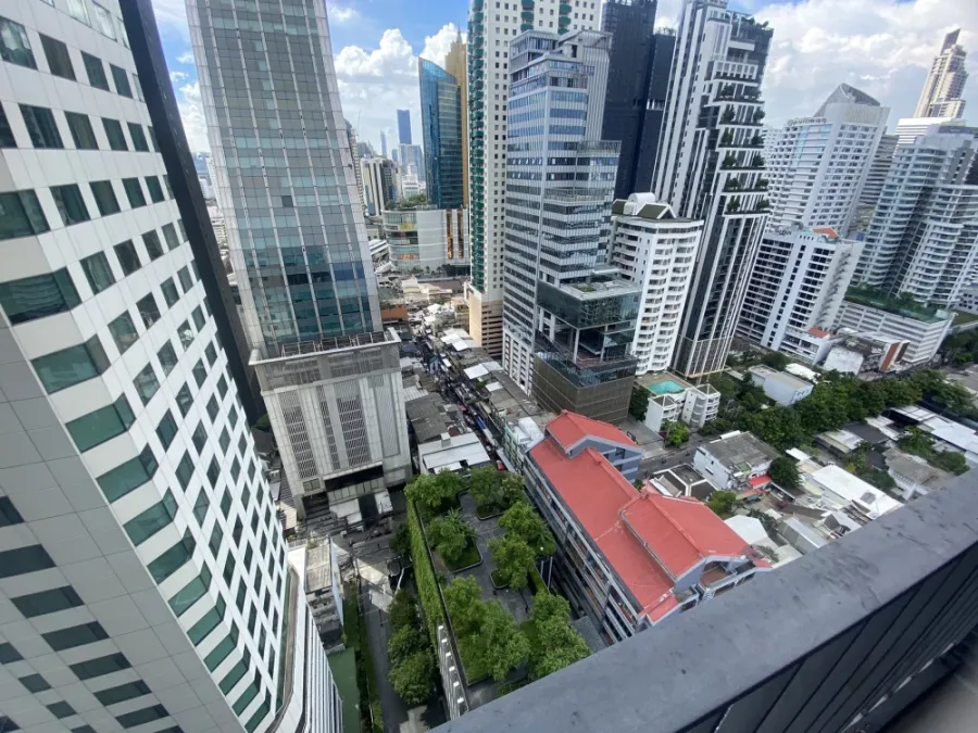 ให้เช่า เอดจ์ บาย แสนสิริ สุขุมวิท 23 ชั้น 21 วิวเมือง ห้องกว้างขวางอยู่สบาย ตกแต่งฟังก์ชั่นครบ จองเลย