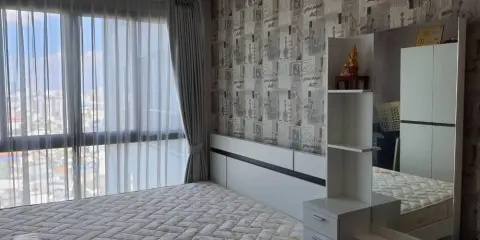 For rent Ideo Mobi Charan Interchange ห้องติดวอลเปเปอร์อย่างดี ราคาไม่แรง คุณต้องรีบย้าย