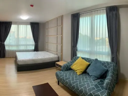 ให้เช่า Zoom Condo Place ชั้น 4 ห้องมุม ห้องน่าอยู่ แต่งครบ ไม่จองคือพลาดมาก