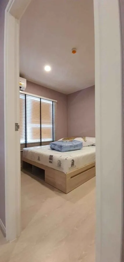 sale or rent, Condo Feel Phahon 34. The rooms are clearly divided into proportions. Completely decorated with good quality wooden curtains. Buy now.