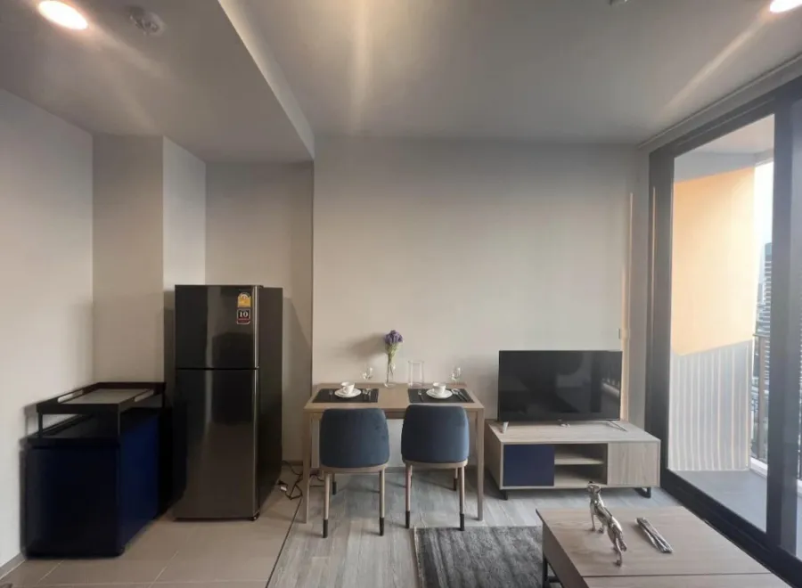 For rent!! Condo XT Ekkamai, beautiful room, fully furnished. Ready to move in, don't miss it!!