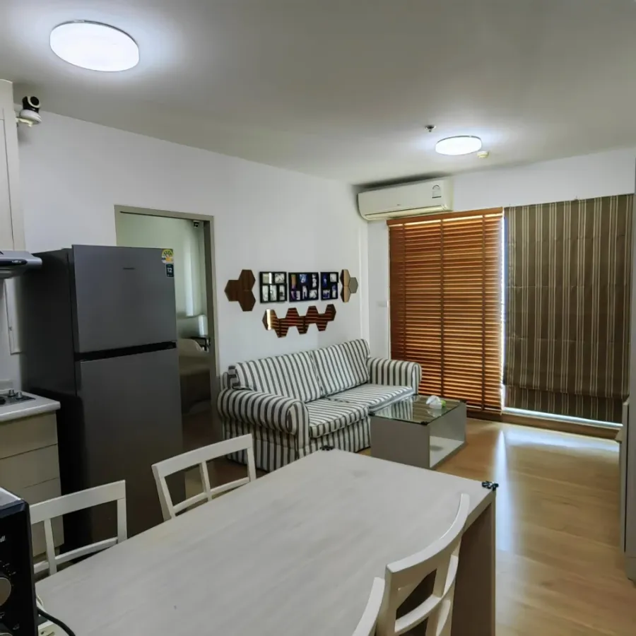 For rent: Chapter One Modern Dutch, very high floor, Chao Phraya River view in every room, with balcony for viewing. You must arrange it!!