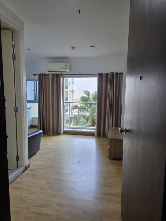 Selling a fully furnished, 9th-floor unit at The Parkland Taksin-Thapra. A great place to live! Don't miss out!