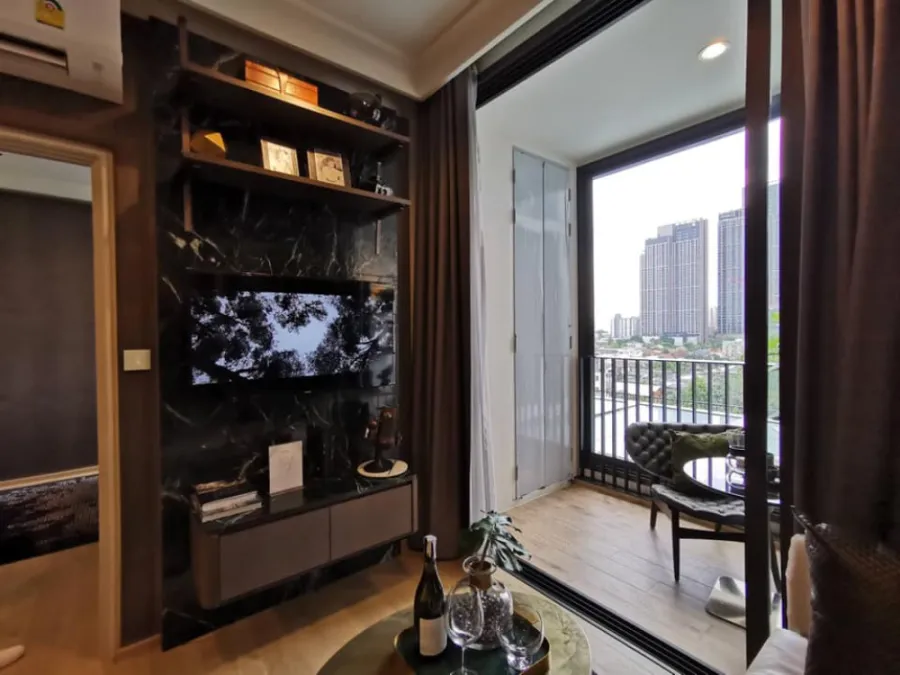 For rent Quinn Sukhumvit 101, new room in the box. Well built-in Soft leather sofa. Book now. Don't miss it.