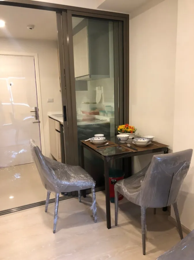 Condo for rent, Feel Phahon 34, corner room, fully furnished, complete electrical appliances end in one room This price must hurry.