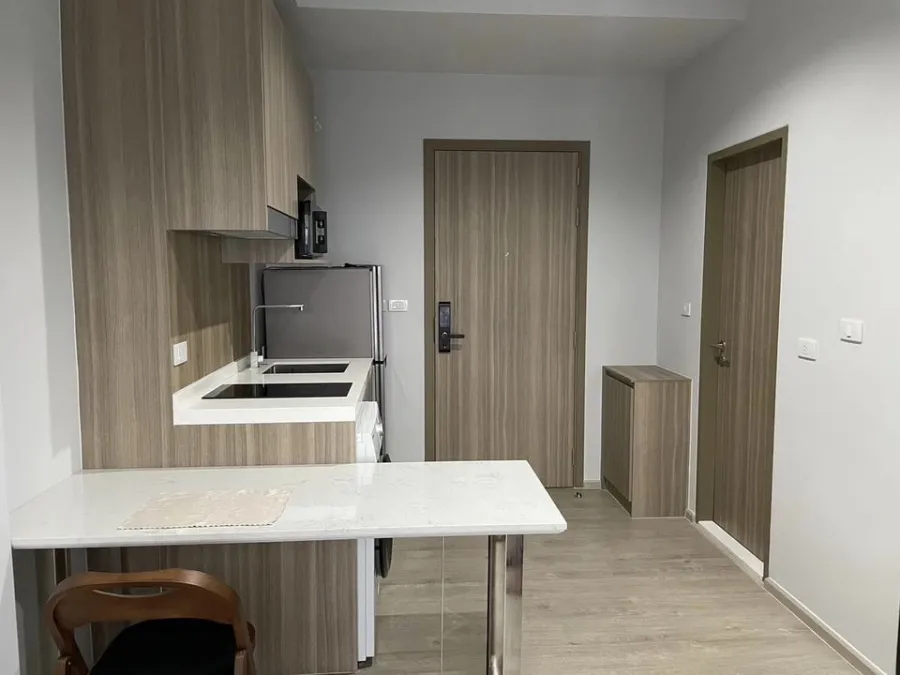 For rent, Altitude Unicorn Sathorn - Tha Phra, 15th floor, fully furnished room, nice to live in. Hurry up to book. I can tell you don't miss it.