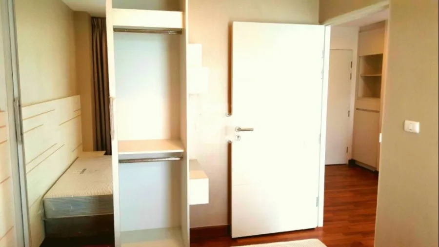 ขายด่วน!! คอนโด โคลเวอร์ ลาดพร้าว 83 ห้องสวยใหม่เอี่ยม สไตล์ Modern พร้อมอยู่ ห้ามพลาด!!
