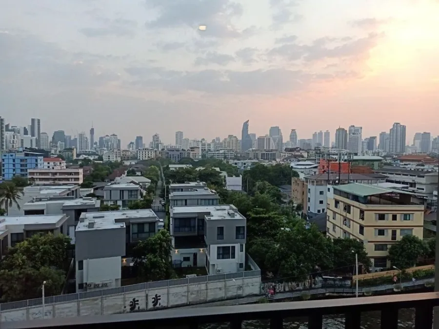 For rent, Niche Pride Thonglor-Phetchaburi, 9th floor, open view, very good atmosphere. The room is ready to move in. Hurry and reserve now.
