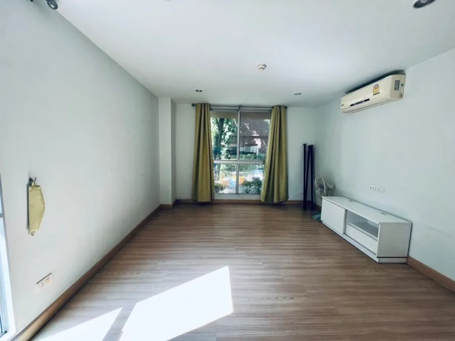 Condo for sale, The Niche ID Ladprao - Wang Hin, pool view room, very good atmosphere Perfect for relaxation, book now.