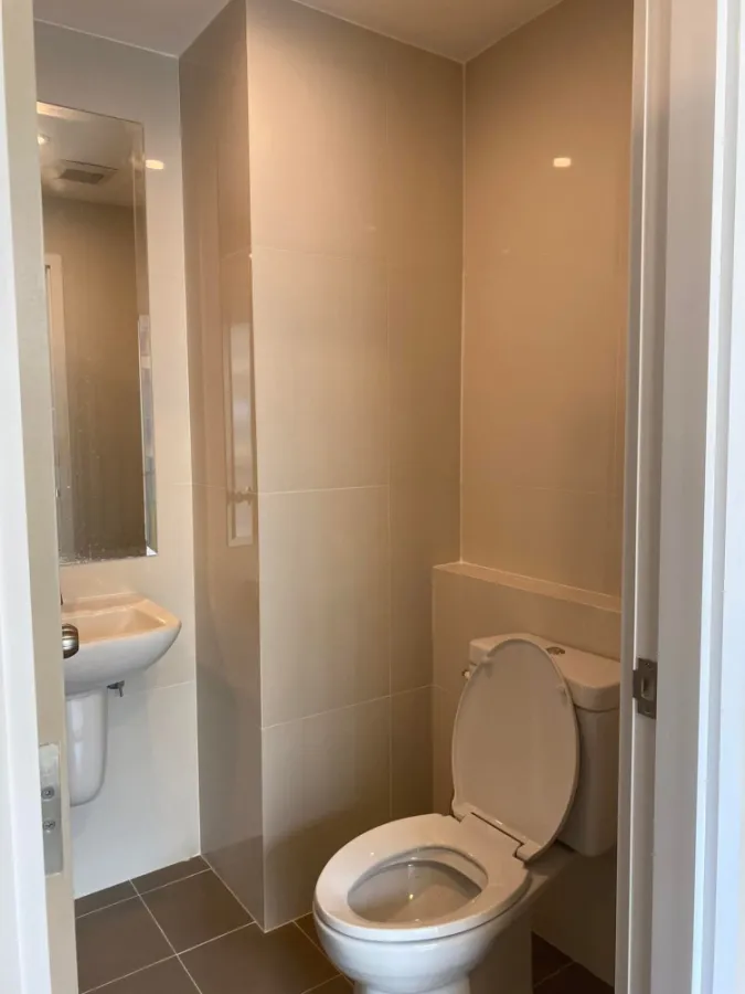 Sell / rent Condo Lesto Sukhumvit 113, new room, fully furnished, partitioned room, convenient transportation, urgent!!