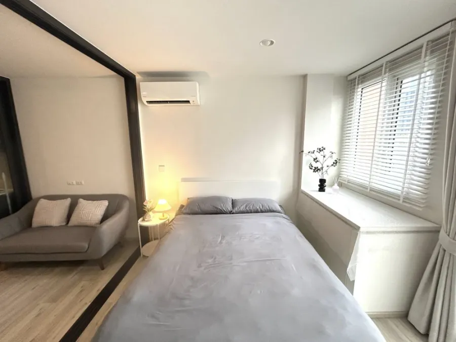For sale, for rent, XT Huaikhwang, a nice room, complete with furniture and electrical appliances. If you don't reserve, you'll regret it later.