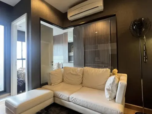 ให้เช่า Urbano Absolute สาทร-ตากสิน ห้องกว้างขวางอยู่สบายมากๆ พร้อมเข้าอยู่แล้วจ้า