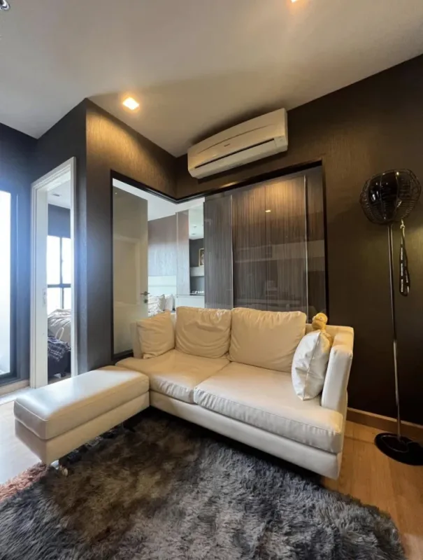 ให้เช่า Urbano Absolute สาทร-ตากสิน ห้องกว้างขวางอยู่สบายมากๆ พร้อมเข้าอยู่แล้วจ้า