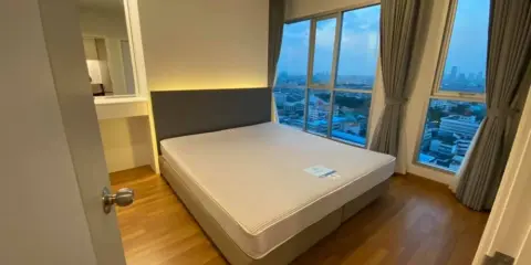 ให้เช่าคอนโด ลุมพินี เพลส รัชดา-สาธุ ห้องมุม ตกแต่งใหม่ พร้อมเข้าอยู่ค่ะ!!