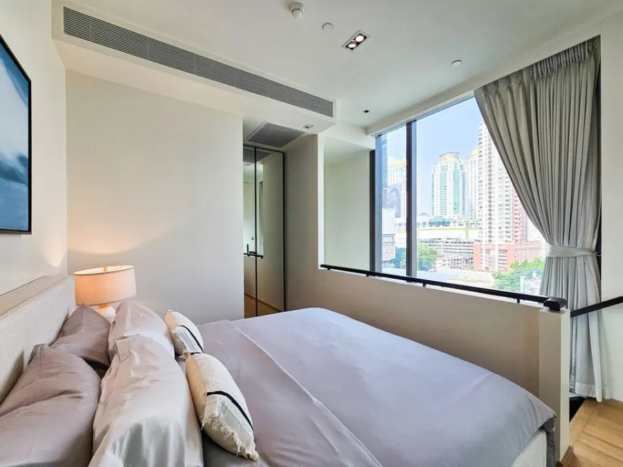 For rent!! Condo 28 Chidlom, duplex room Simple, elegant, expensive-looking furniture Just carry one bag and move in!!