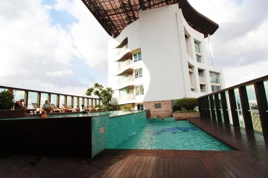 For rent, Urbana Langsuan Condo, beautifully decorated room Fully furnished. Book now.