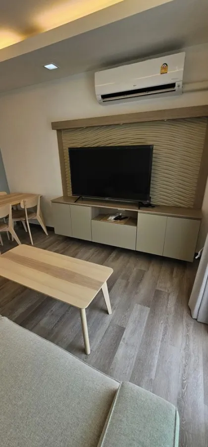 For sale/rent True Thonglor Condo, beautifully decorated. Fully furnished + electrical appliances Reserve quickly.