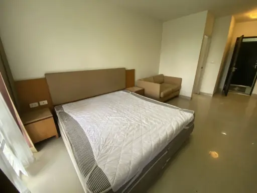 Condo for rent, I-House Laguna Garden RCA Studio 1 bath, fully furnished, nice room, can't miss it.