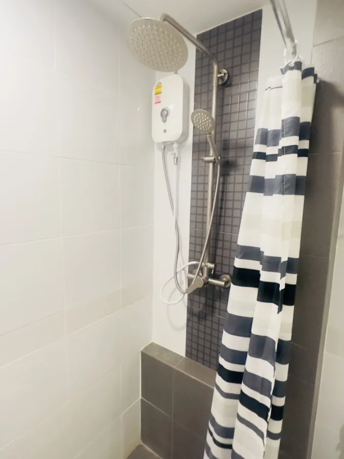 ขายด่วน!! เจดับบลิว คอนโด แอด ดอนเมือง ชั้น 2 ตึก D วิวสระว่ายน้ำและสวน ห้ามพลาดเลยน้าา!!