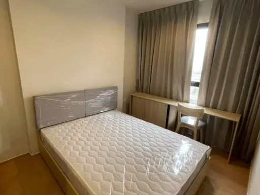 For rent, Common TU, 22nd floor, spacious room, comfortable Carry the bag and move in right away. Book now. Don't miss it.