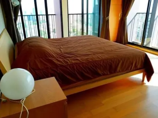 For rent urgently!! Noble Reveal Condo, near shopping center, good location, don't hesitate, book now!!