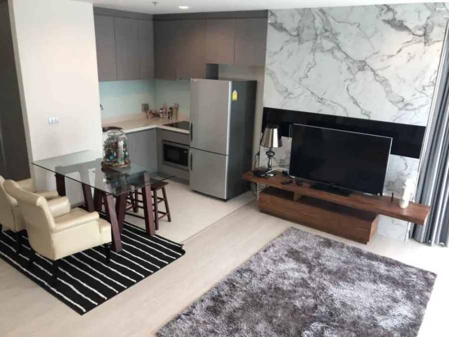 Sell / rent Condo Rhythm Sukhumvit 36-38, corner room, fully furnished, best location, don't wait.