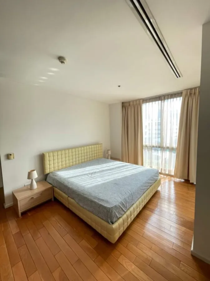 Condo for rent, The Legend Saladaeng, City View, quiet room, private, book now!!