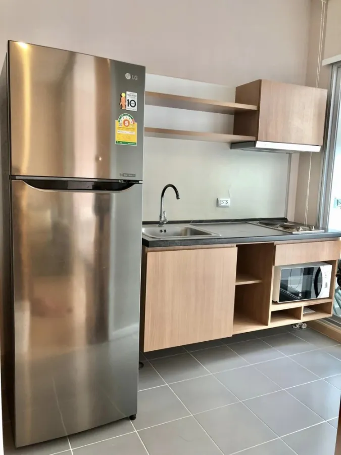 Sell and rent The Tempo Grand Sathorn-Wutthakat, pool view complete electrical appliances Carry the bag in.