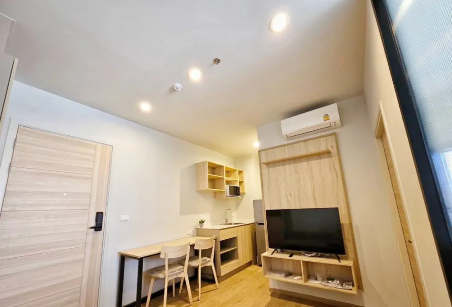 For sale: Common TU, 18th floor, great view, nice decorated room, minimalist, very minimalist, just come and move in.