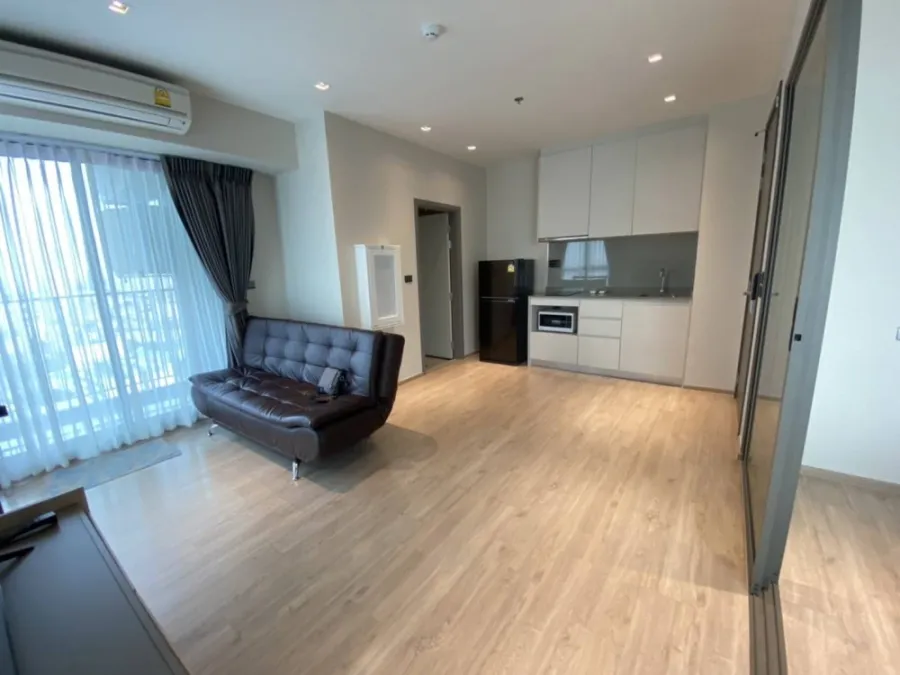 For rent, Whizdom Station Ratchada-Thapra, 31st floor, spacious room, comfortable, fully furnished, book now.
