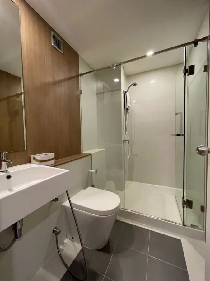ให้เช่า Blossom Condo @ Sathorn-Charoenrat 1 ห้องนอน 1 ห้องน้ำ มาพร้อมเฟอร์ครบครัน ห้ามพลาด