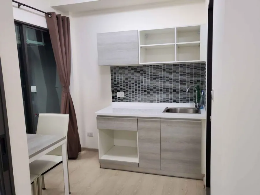 For rent, Grene Don Mueang-Songprapha, 2nd floor, pool view, beautiful room, airy, very pleasant. Hurry up to reserve, not to be missed.