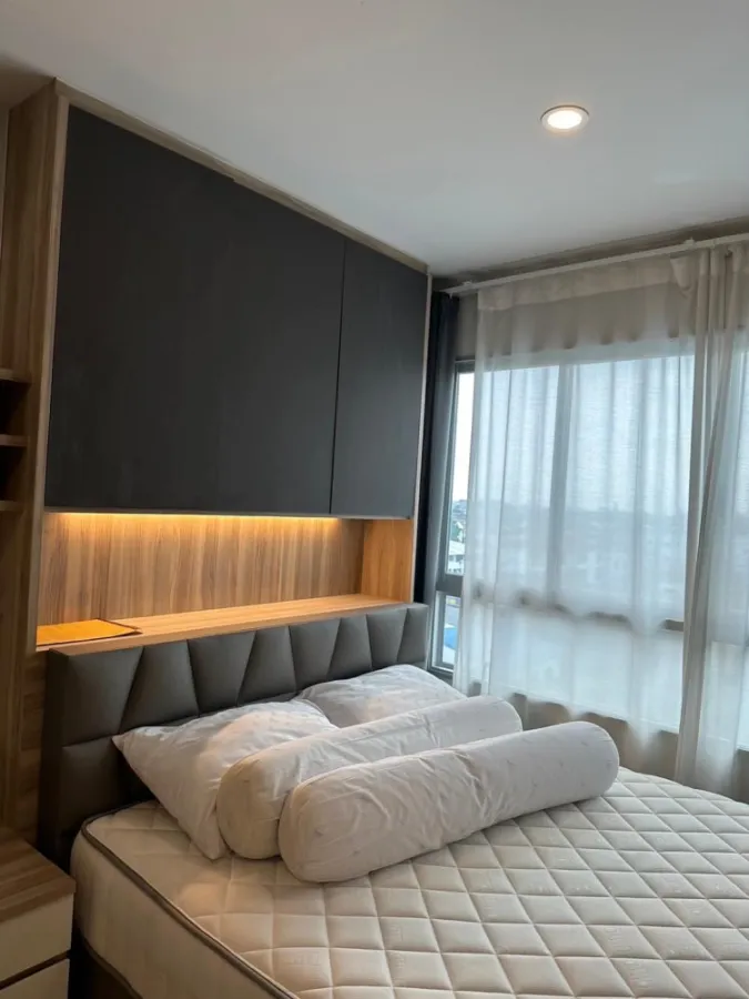 For rent: Elio Del Moss Phahonyothin 34, room decorated with nice built-ins. The sofa can be adjusted to sleep. Book now, don't miss out. ​