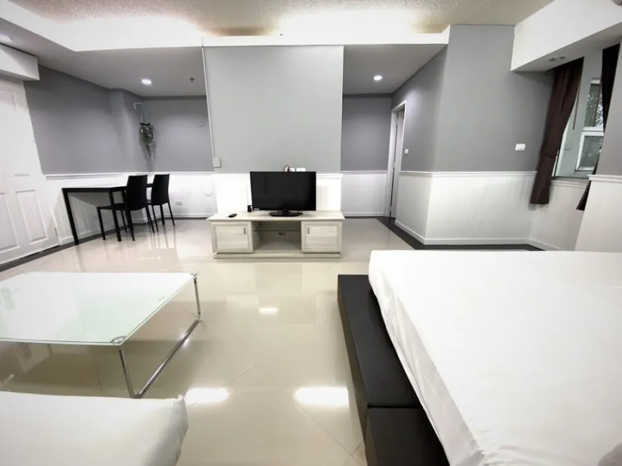 ให้เช่า คอนโด วอเตอร์ฟอร์ด สุขุมวิท 50 ห้อง STUDIO ขนาด 44 ตร.ม. พร้อมอยู่ ราคากันเอง รีบจองก่อนหลุด