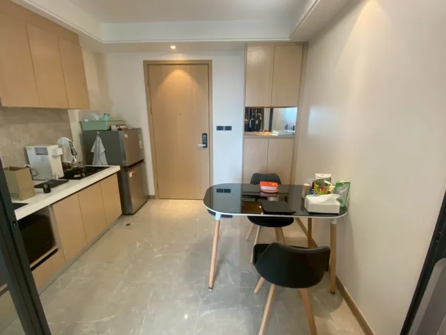 ให้เช่า Regal Sathorn-Narathiwat ห้องพร้อมอยู่ เฟอร์พร้อม ชั้นสูง จองเลย