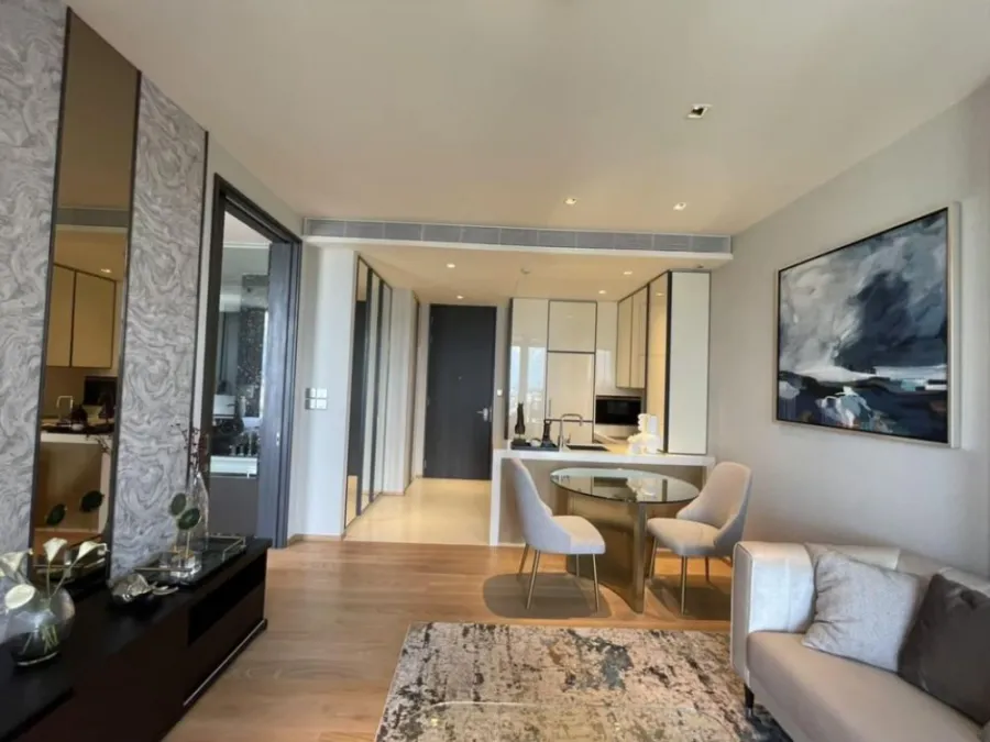 Beatniq Sukhumvit 32 for rent or sale, Lots of usable space, high floor, great view, book now.