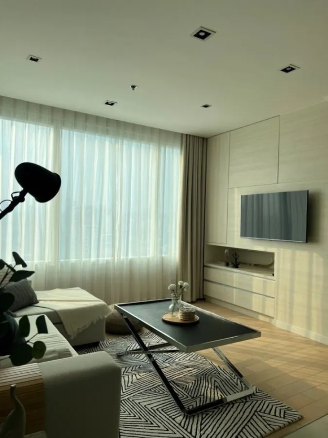 Sell / rent Eight Thonglor Residences, high floor, pool view, fully furnished, complete electrical appliances.