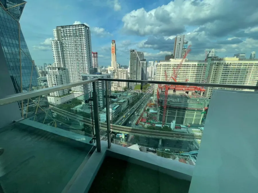 For rent: CondoLette Ize Ratchatewi, big screen TV, watch movies to your heart's content, fully furnished. You can reserve first, get it first.
