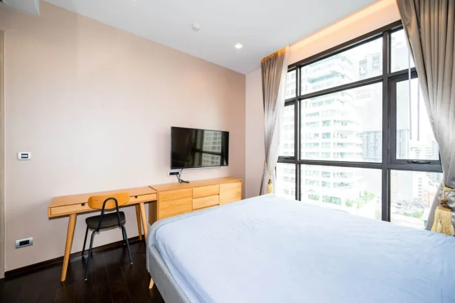 For rent: The XXXIX Sukhumvit 39, 2 bedrooms, spacious living area, fully furnished. Book now!